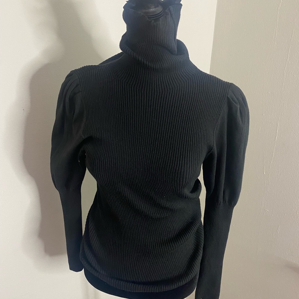 Medium black turtleneck long sleeve sweater 😍